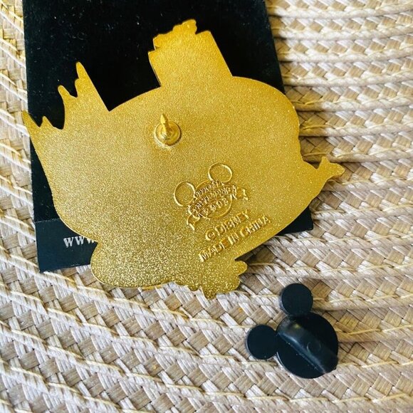 Disney Grand Californian Chip and Dale 2003 Vintage Pin - Picture 2 of 2